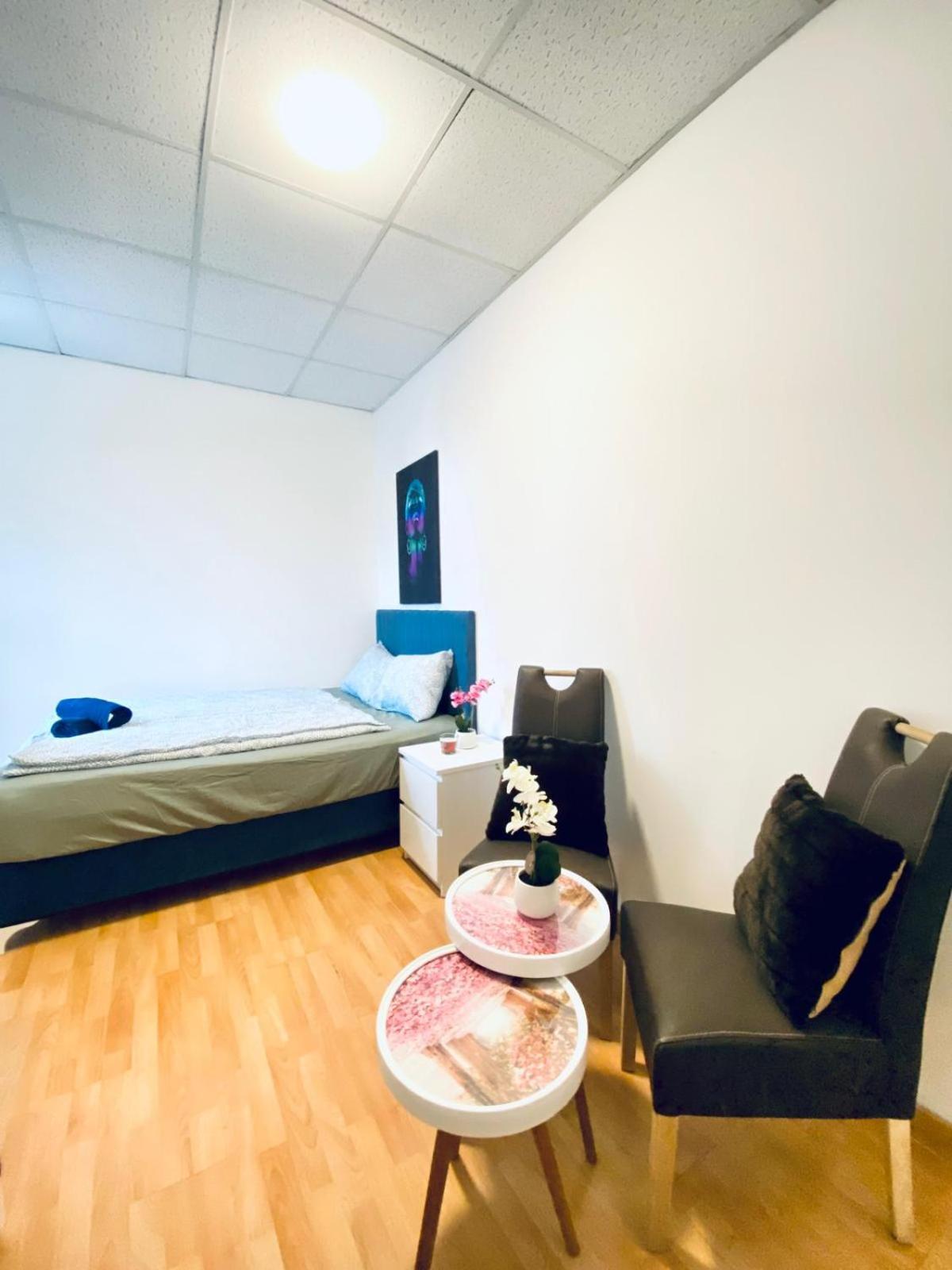 Bright & Spacious 3br With Direct Access Apartment