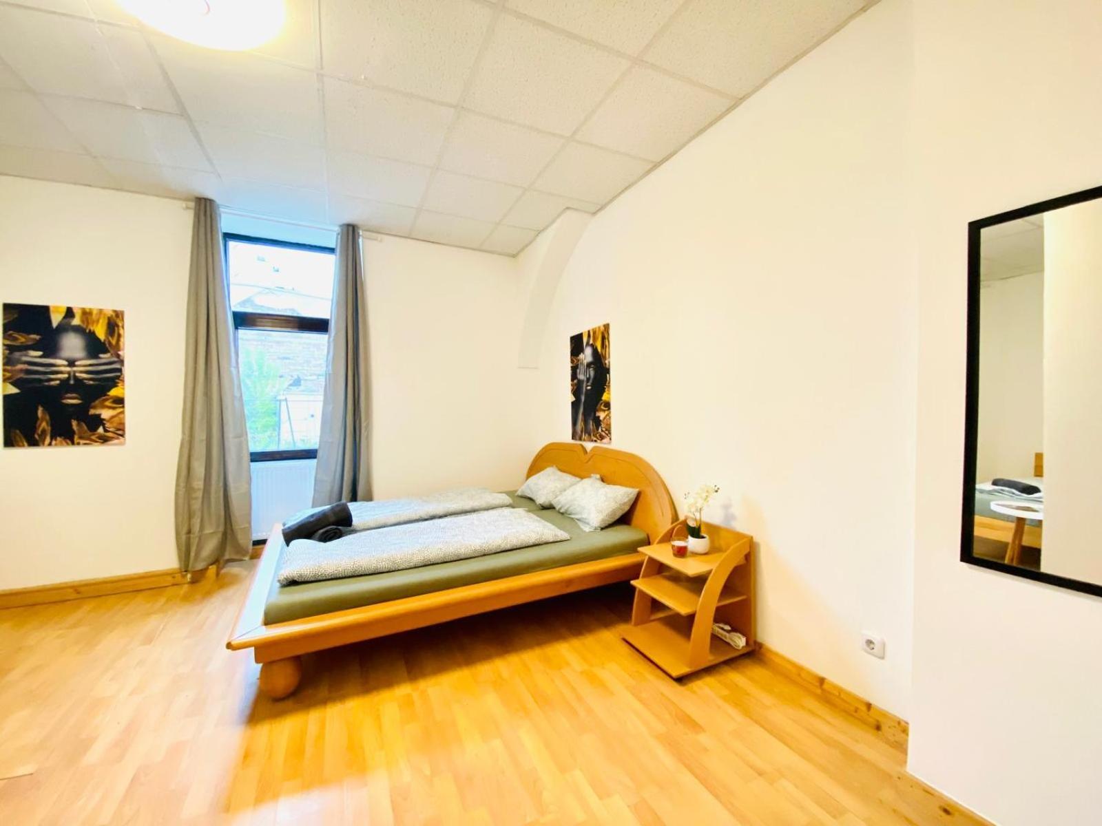 Bright & Spacious 3br With Direct Access Apartment